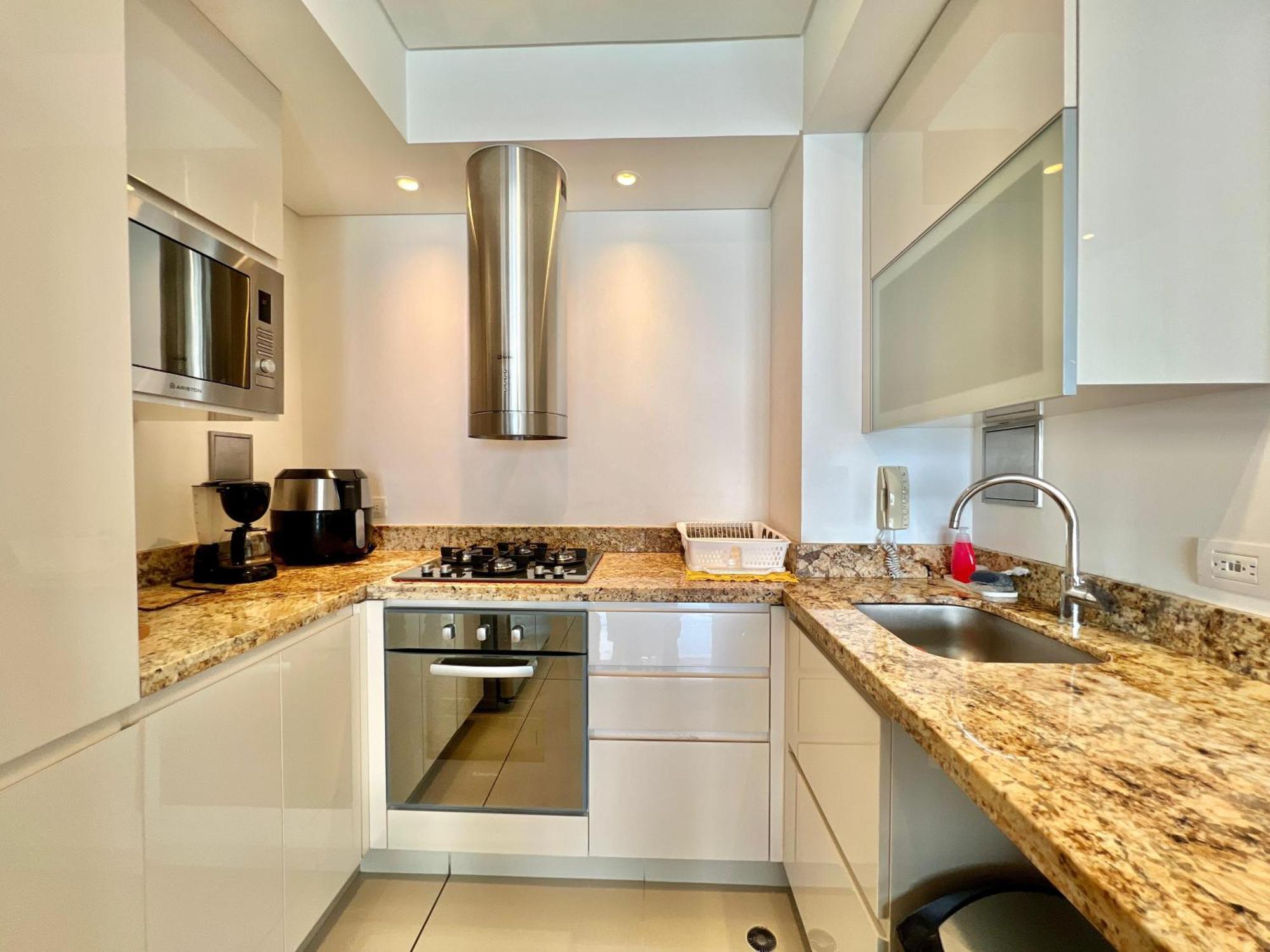 Entero, Moderno, Lujoso Y Espacioso Apartamento *